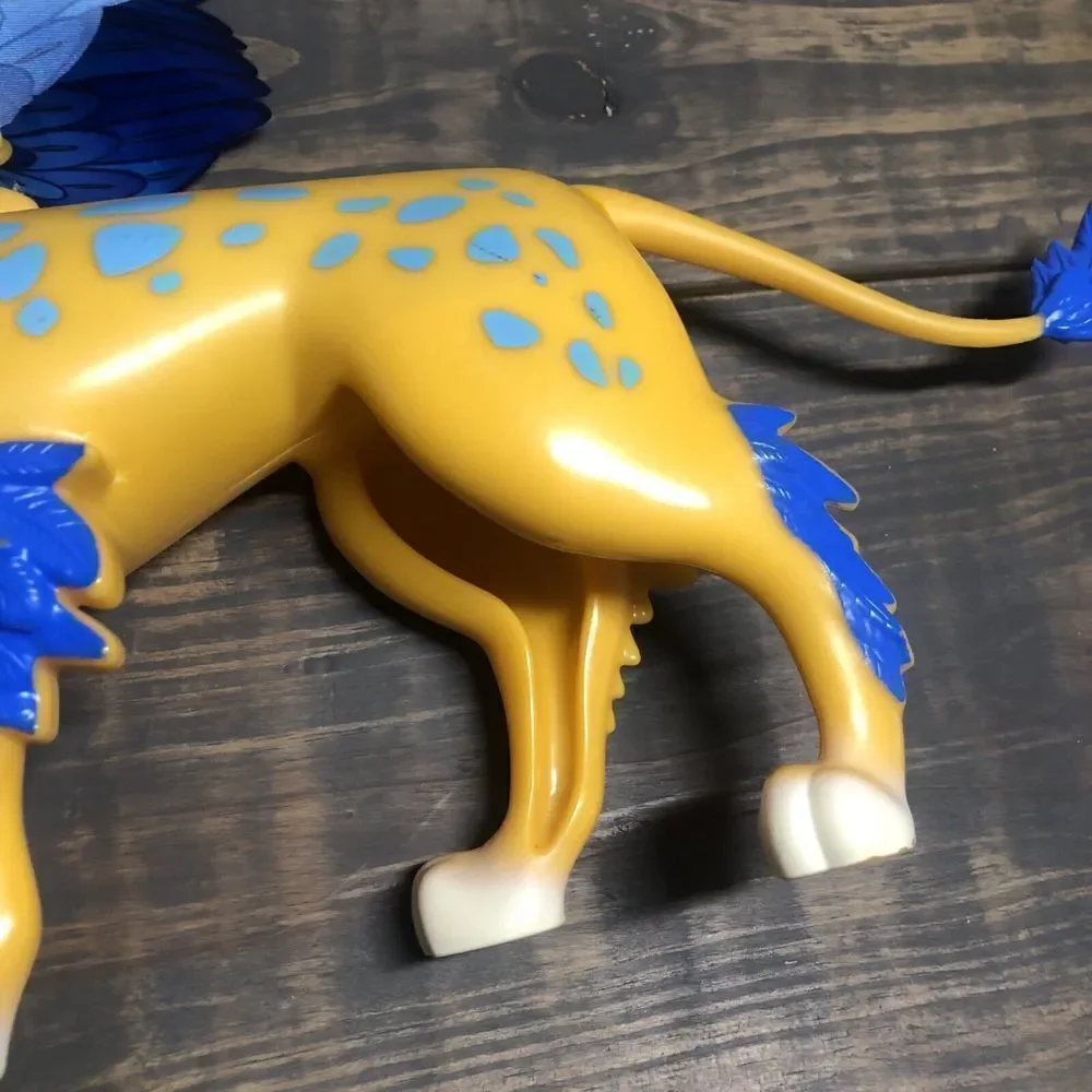 *Disney Jr. Elena of Avalor SKYLAR Yellow Jaquin Wings Flap Leopard 13